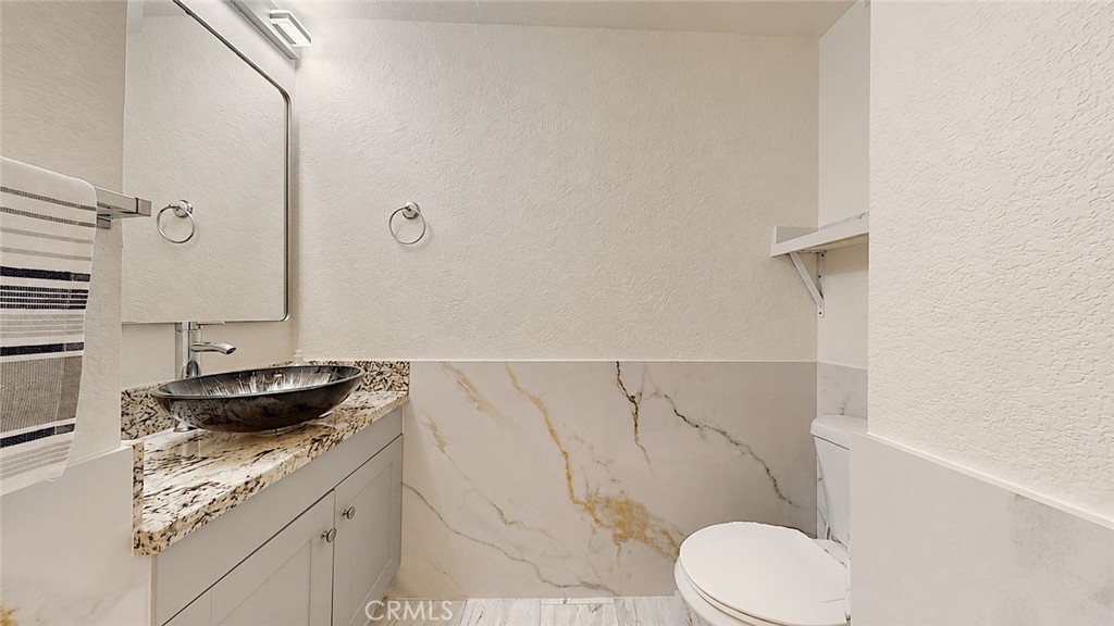 206 River Pointe, Waterford, CA 95386