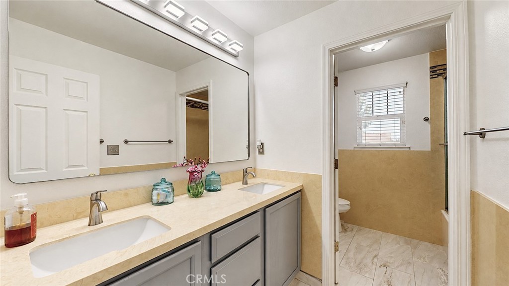 206 River Pointe, Waterford, CA 95386