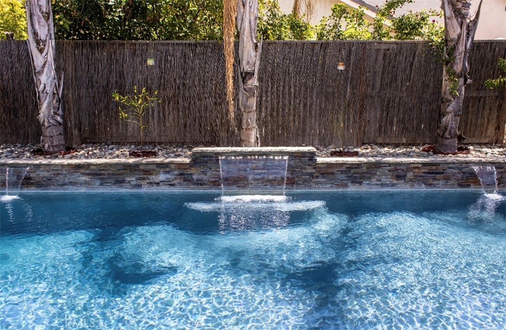 206 River Pointe, Waterford, CA 95386