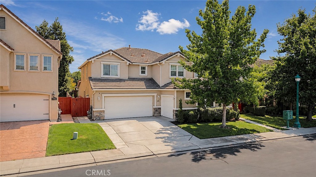 206 River Pointe, Waterford, CA 95386
