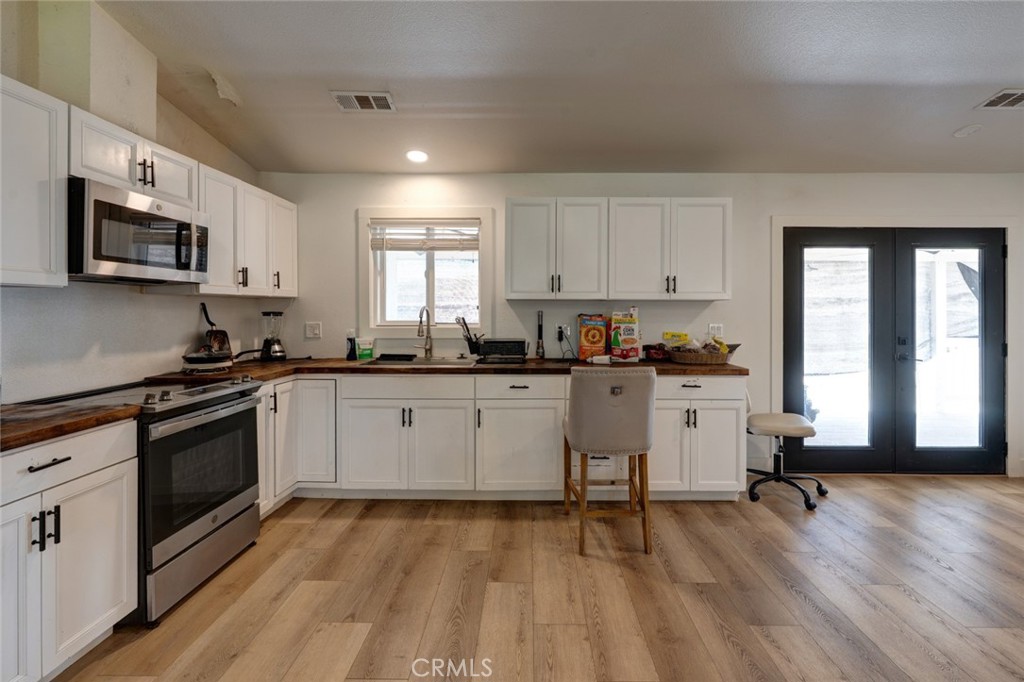 561 Rushing Rd, Waterford, CA 95386