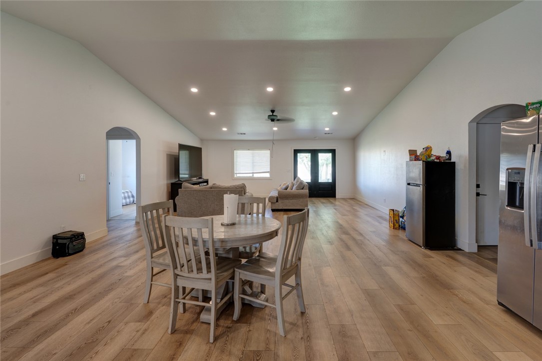 561 Rushing Rd, Waterford, CA 95386