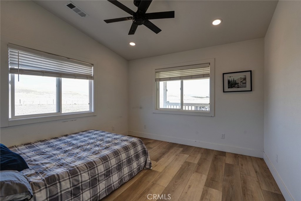 561 Rushing Rd, Waterford, CA 95386