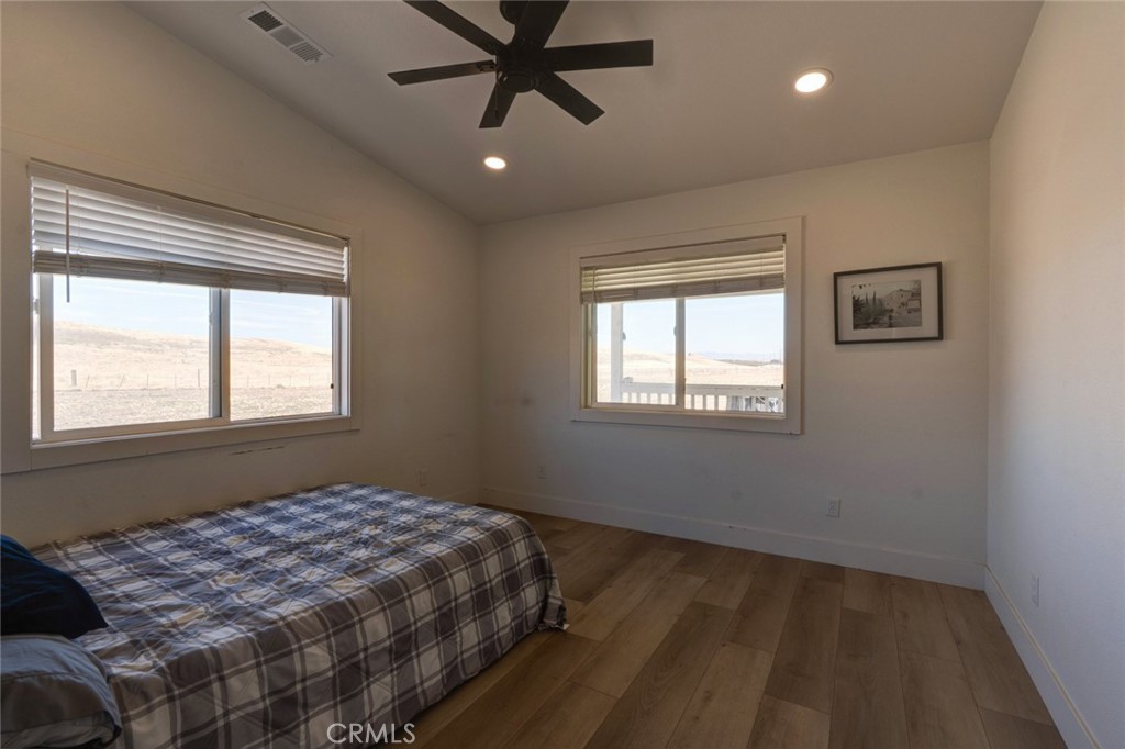 561 Rushing Rd, Waterford, CA 95386