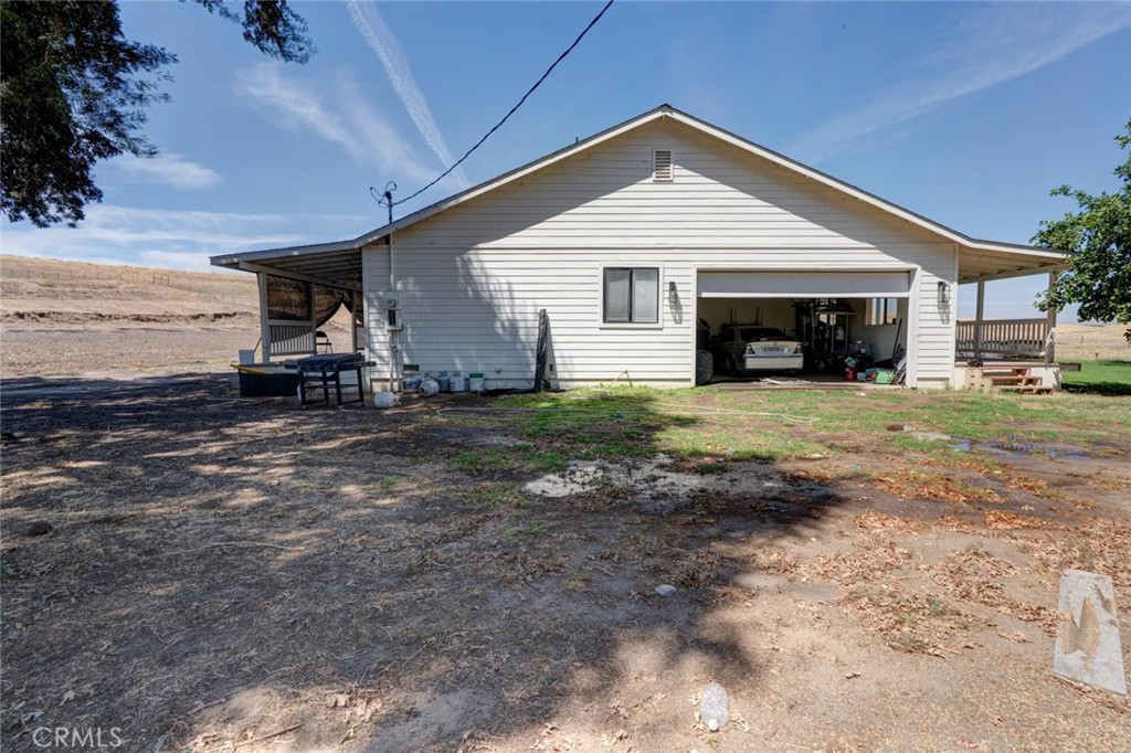 561 Rushing Rd, Waterford, CA 95386