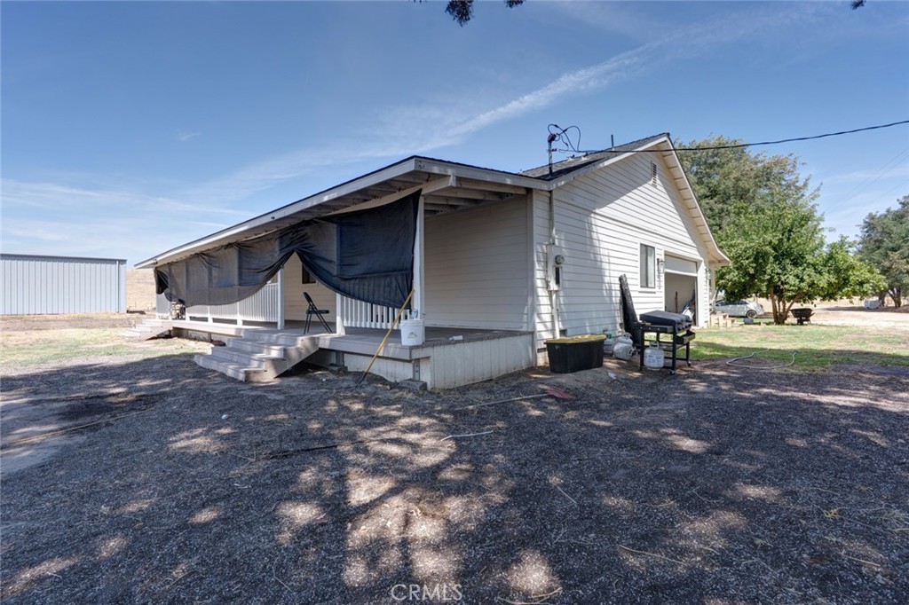561 Rushing Rd, Waterford, CA 95386