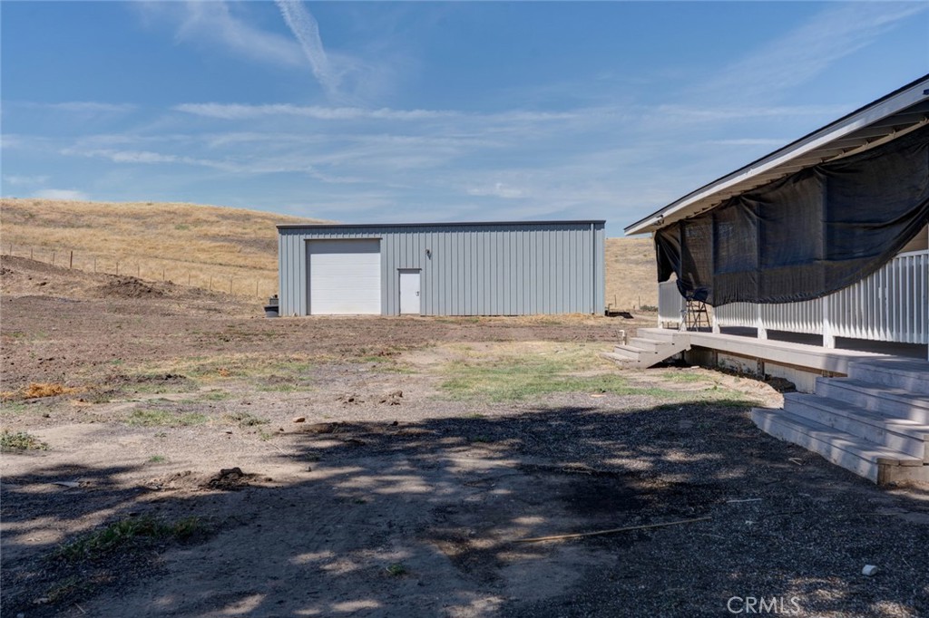 561 Rushing Rd, Waterford, CA 95386
