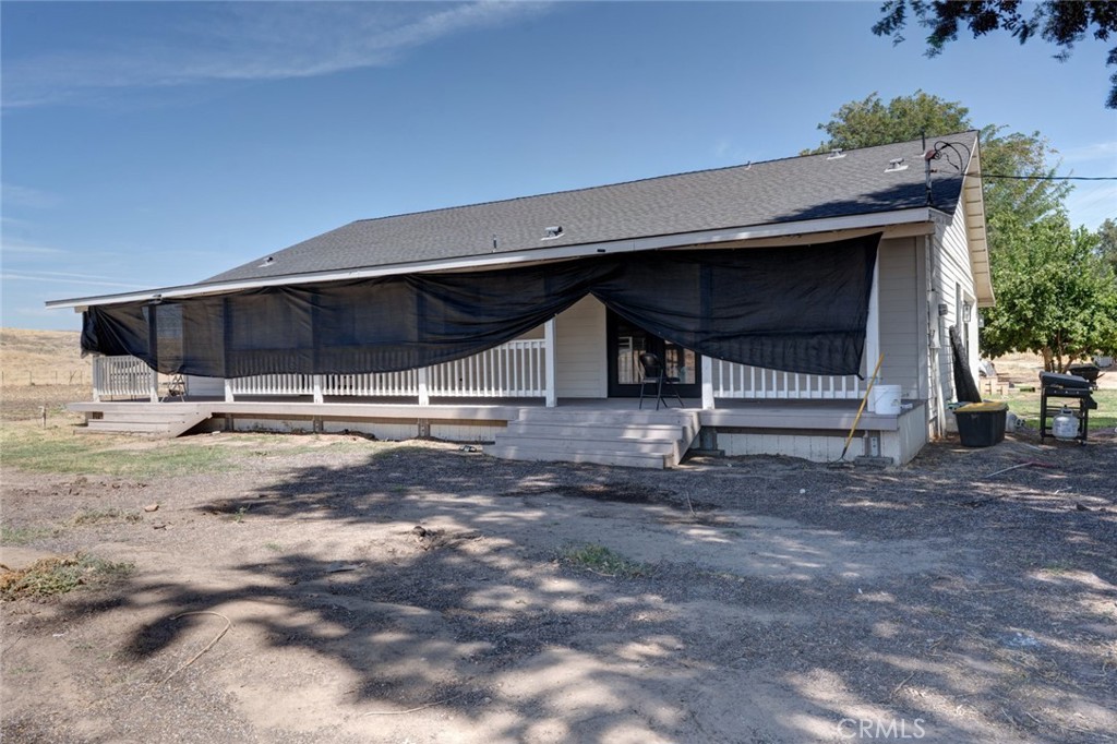 561 Rushing Rd, Waterford, CA 95386