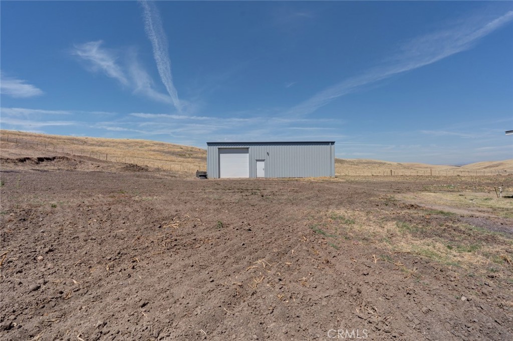 561 Rushing Rd, Waterford, CA 95386