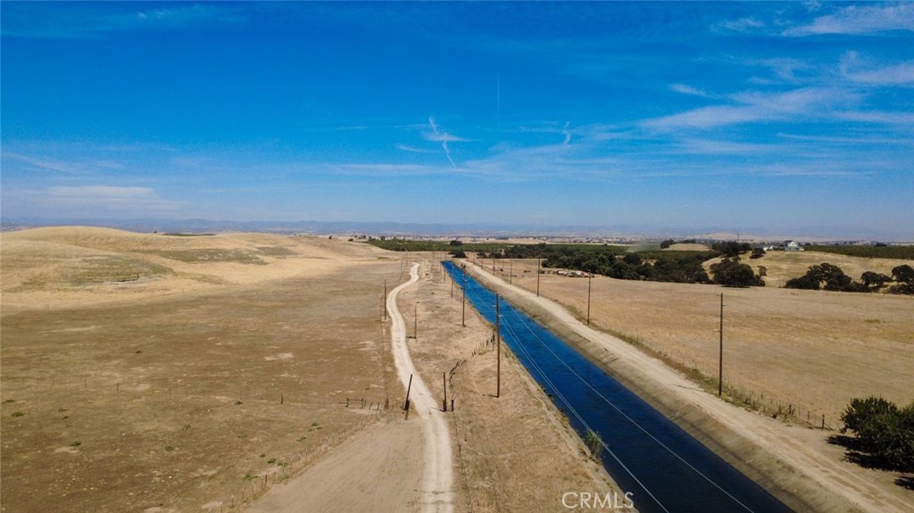 561 Rushing Rd, Waterford, CA 95386