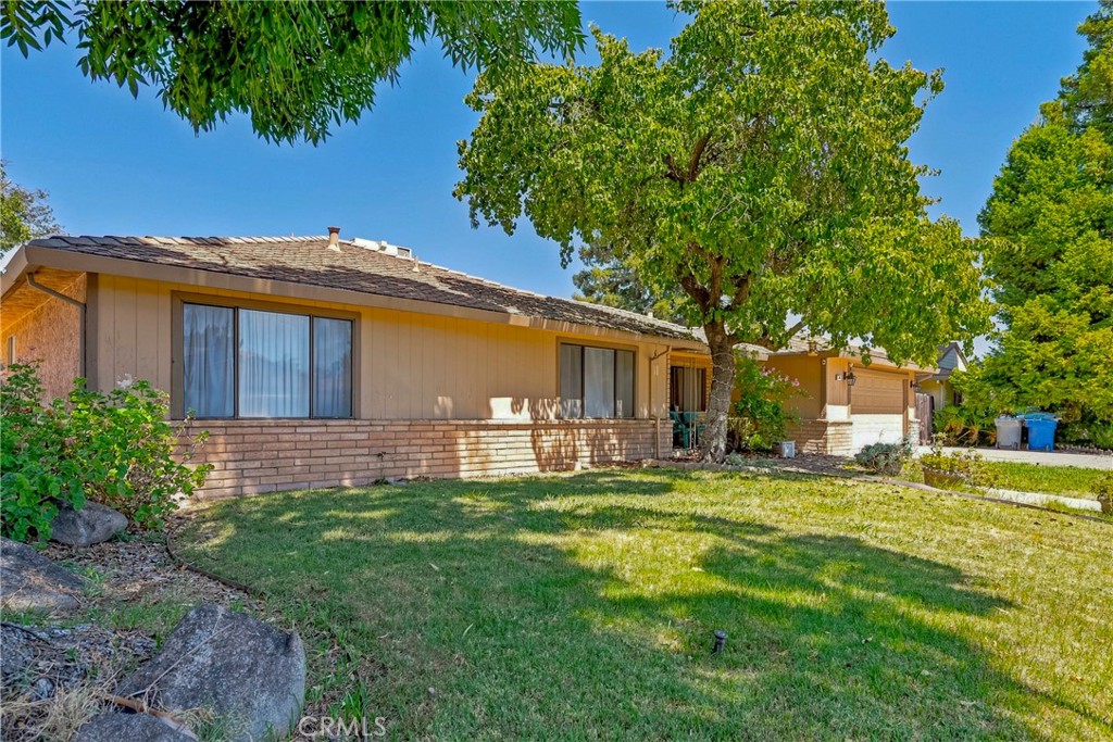 587 W Donna Dr, Merced, CA 95348