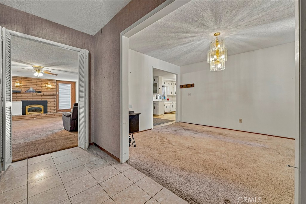 587 W Donna Dr, Merced, CA 95348