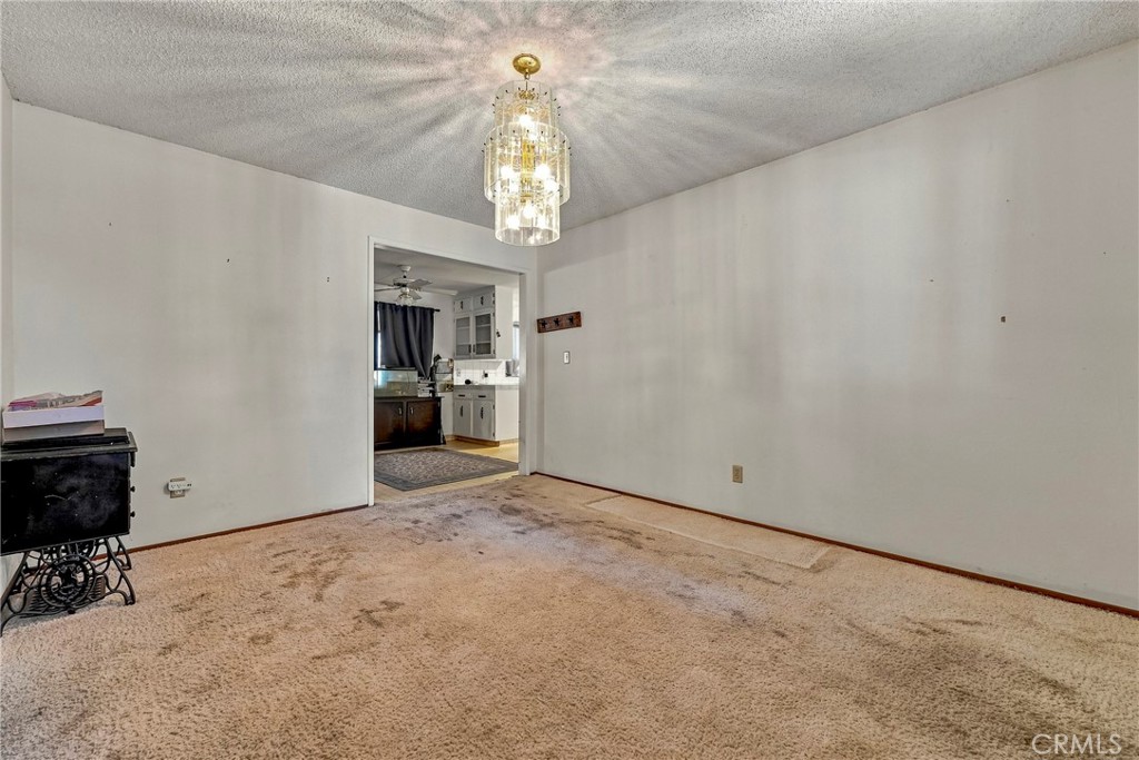 587 W Donna Dr, Merced, CA 95348