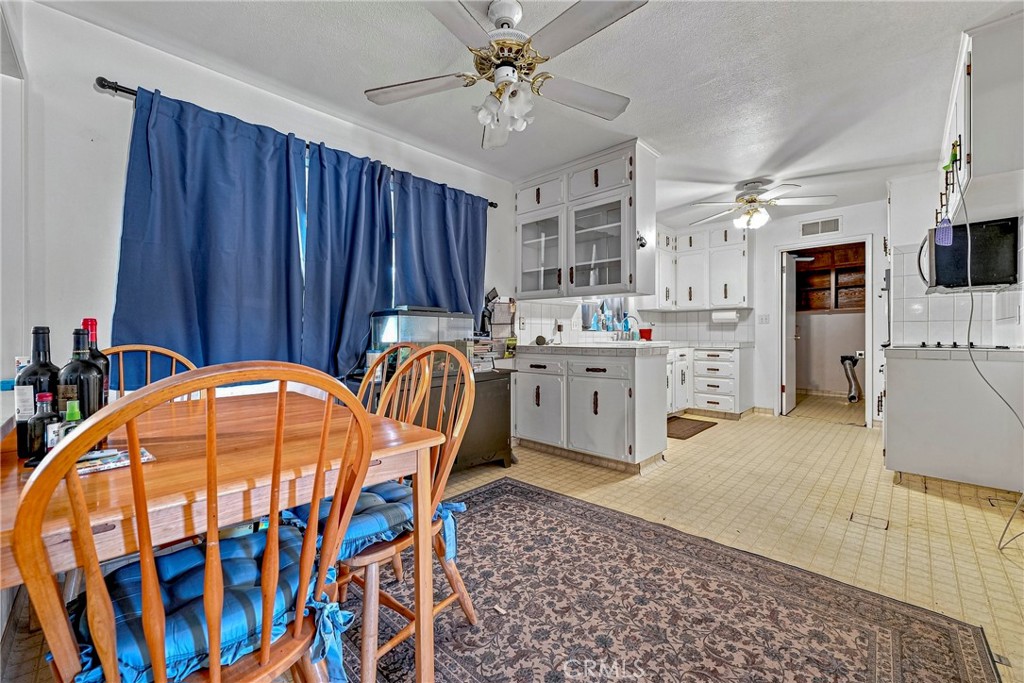587 W Donna Dr, Merced, CA 95348