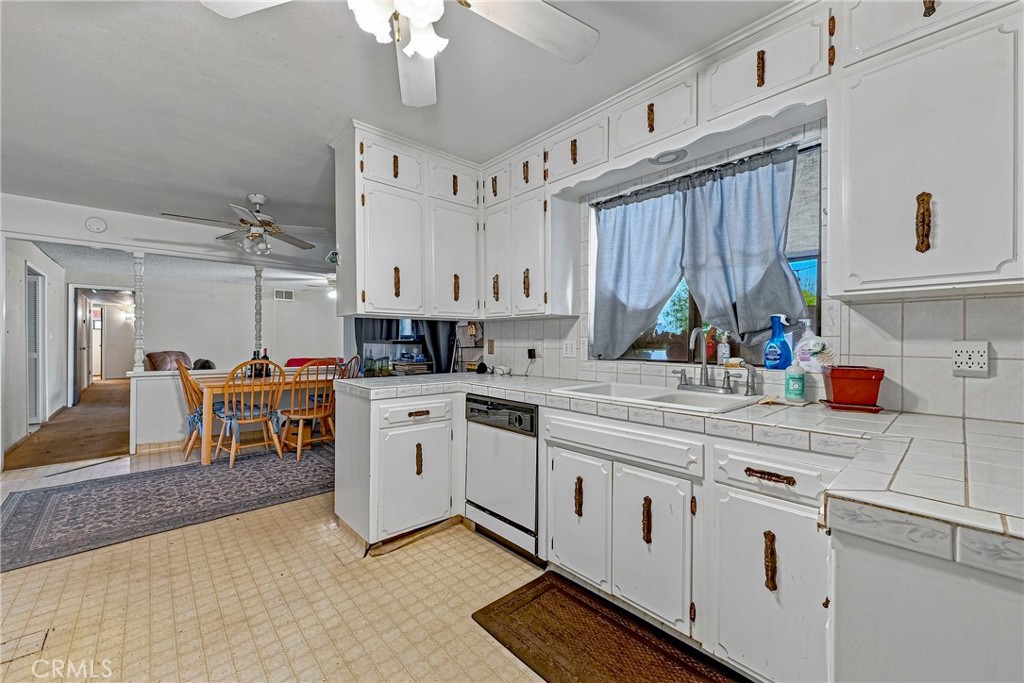 587 W Donna Dr, Merced, CA 95348