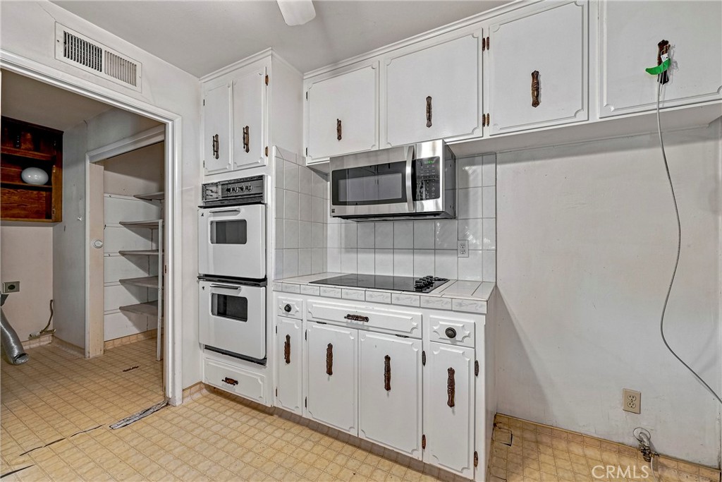 587 W Donna Dr, Merced, CA 95348