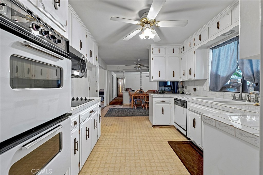 587 W Donna Dr, Merced, CA 95348
