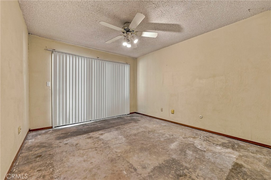 587 W Donna Dr, Merced, CA 95348