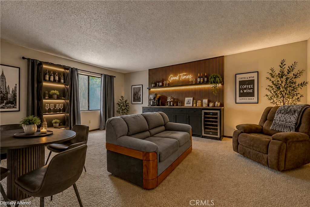 587 W Donna Dr, Merced, CA 95348