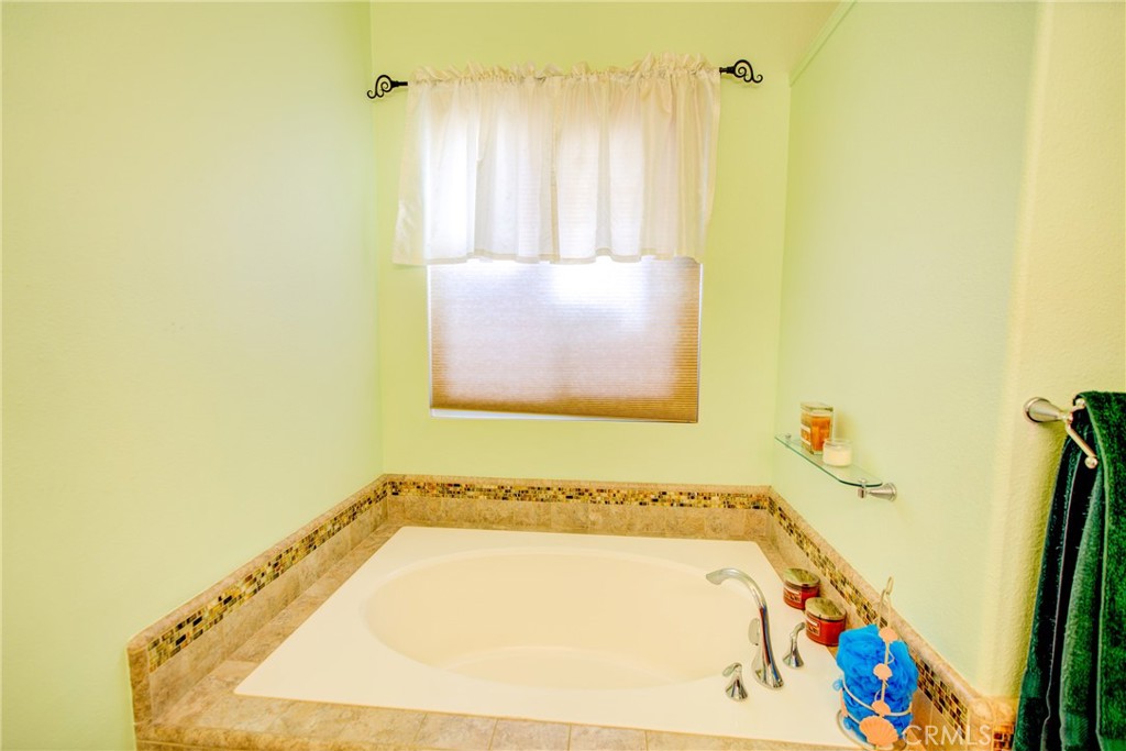 2480 Boulder Dr, Atwater, CA 95301