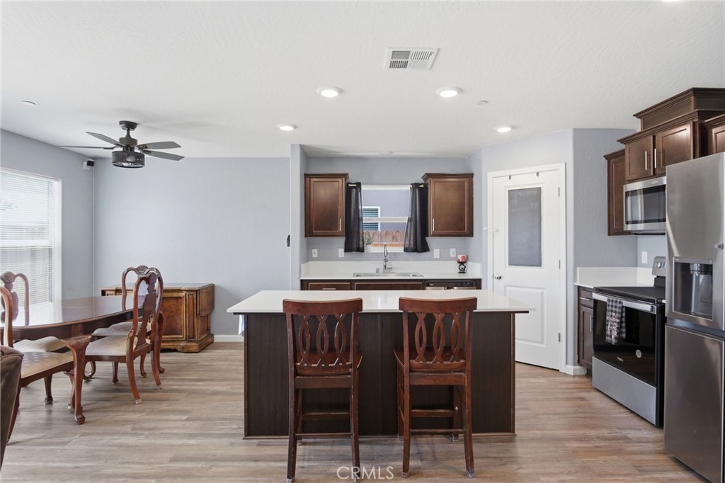 670 Elizabeth Ct, Merced, CA 95341