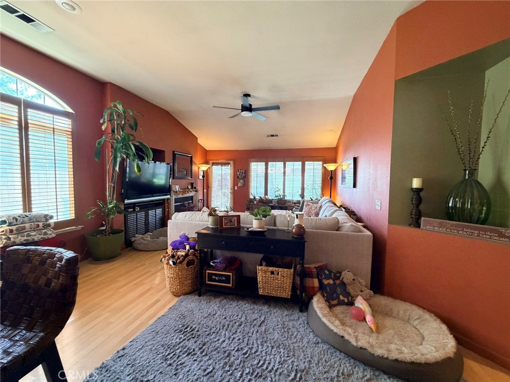 1940 Silverado, Merced, CA 95340
