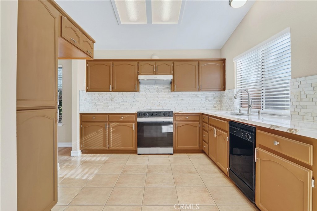 9667 Douglas Ave, Delhi, CA 95315