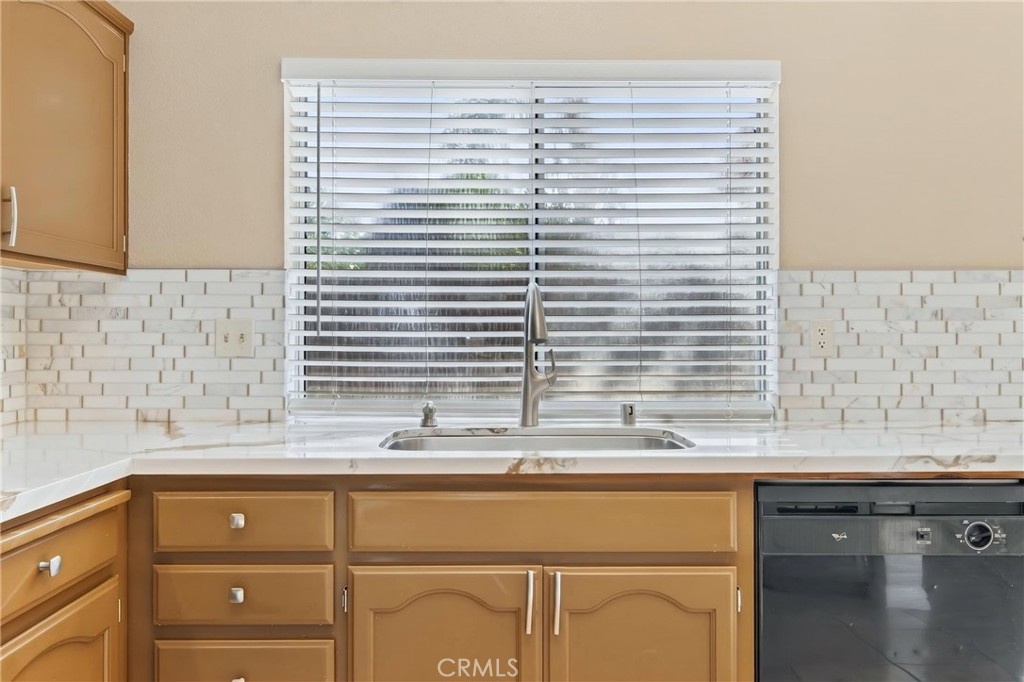 9667 Douglas Ave, Delhi, CA 95315