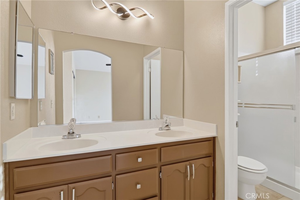 9667 Douglas Ave, Delhi, CA 95315