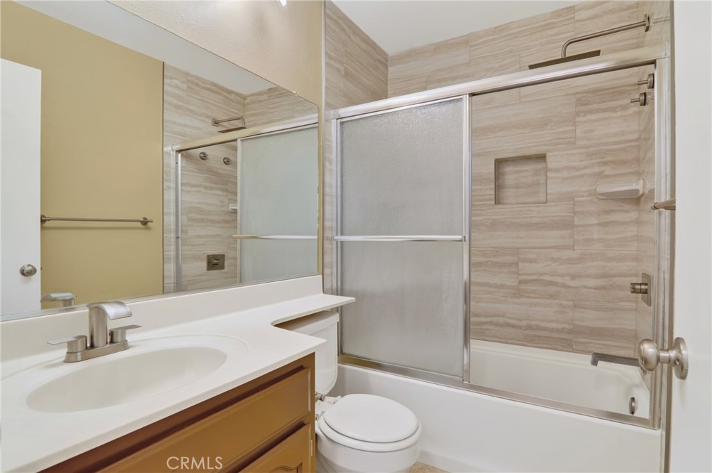 9667 Douglas Ave, Delhi, CA 95315