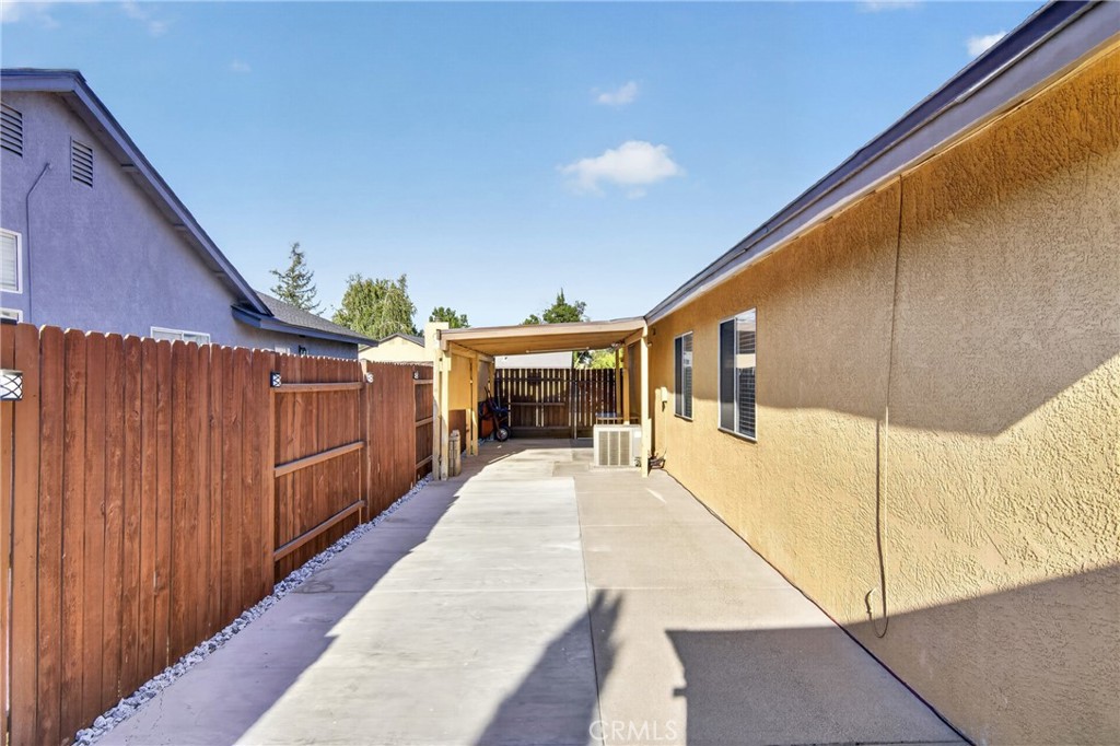 9667 Douglas Ave, Delhi, CA 95315