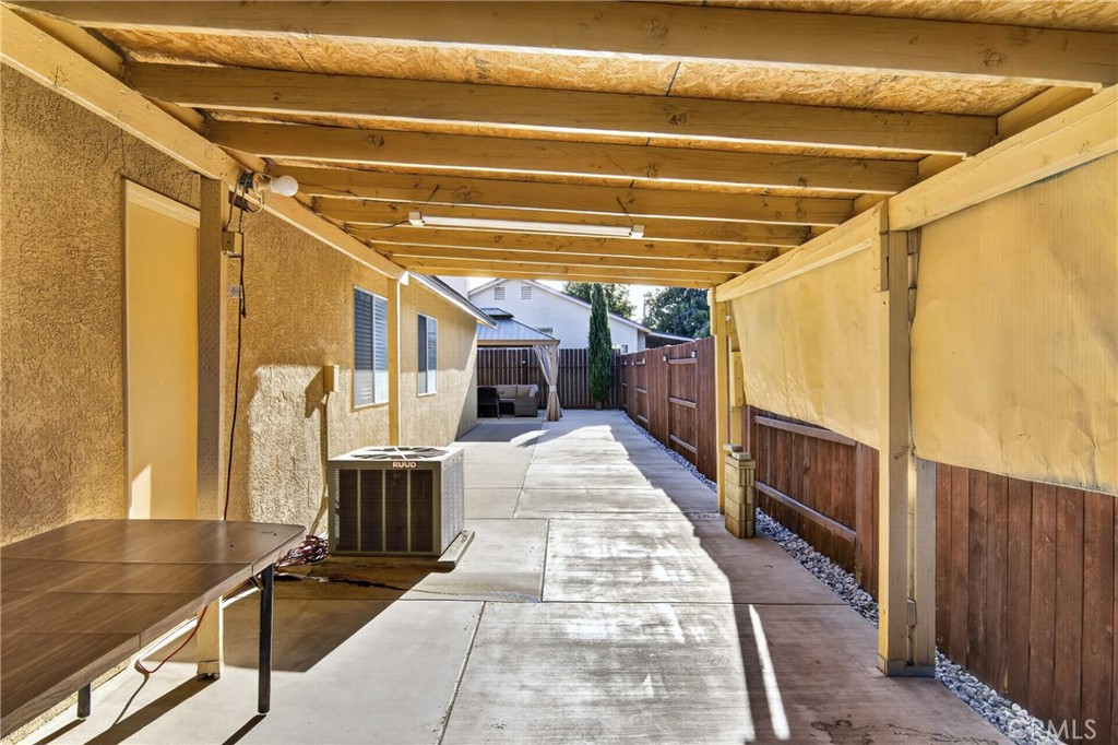 9667 Douglas Ave, Delhi, CA 95315