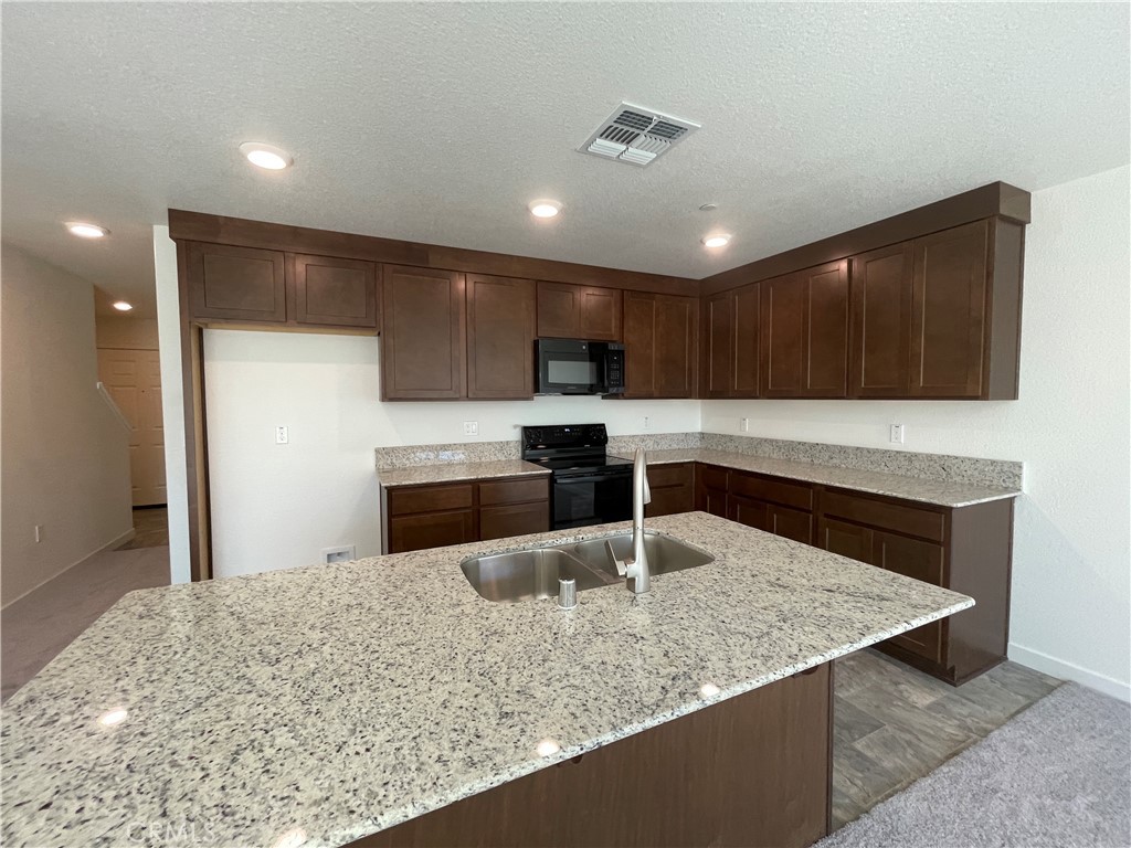 713 Stone Ridge West Ave, Merced, CA 95341