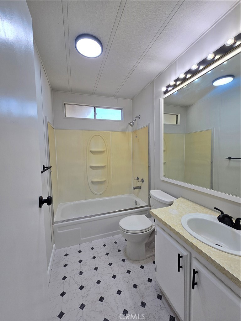 2621 Prescott Rd, Modesto, CA 95350