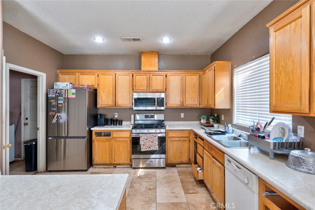6561 Alyssa Dr, Winton, CA 95388