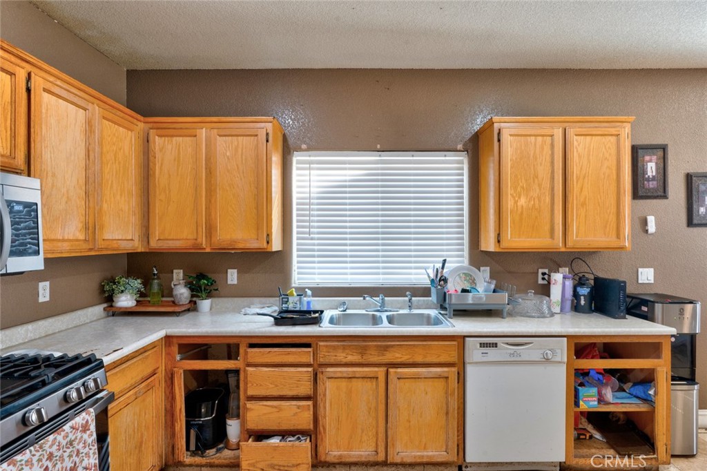 6561 Alyssa Dr, Winton, CA 95388