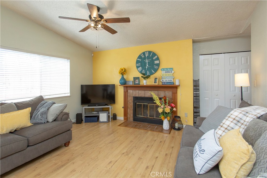 805 Perlette, Modesto, CA 95356