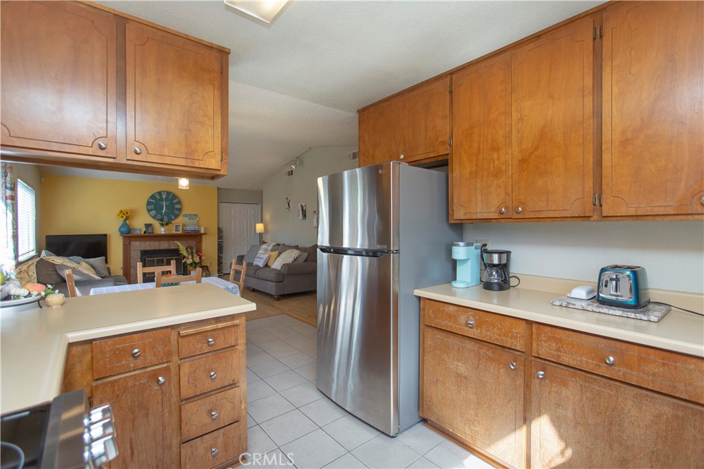 805 Perlette, Modesto, CA 95356