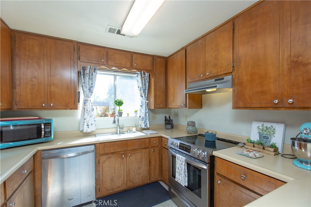 805 Perlette, Modesto, CA 95356