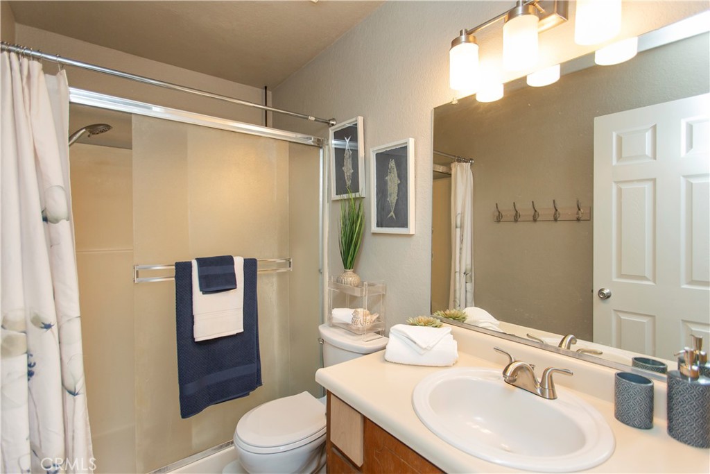 805 Perlette, Modesto, CA 95356