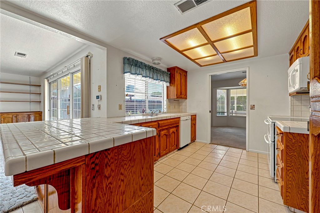 1174 Granite Ct, Merced, CA 95340
