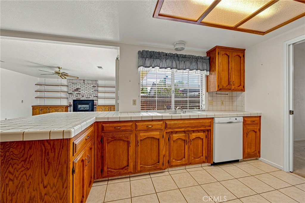 1174 Granite Ct, Merced, CA 95340