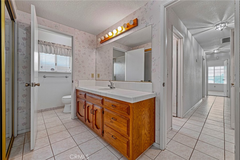1174 Granite Ct, Merced, CA 95340