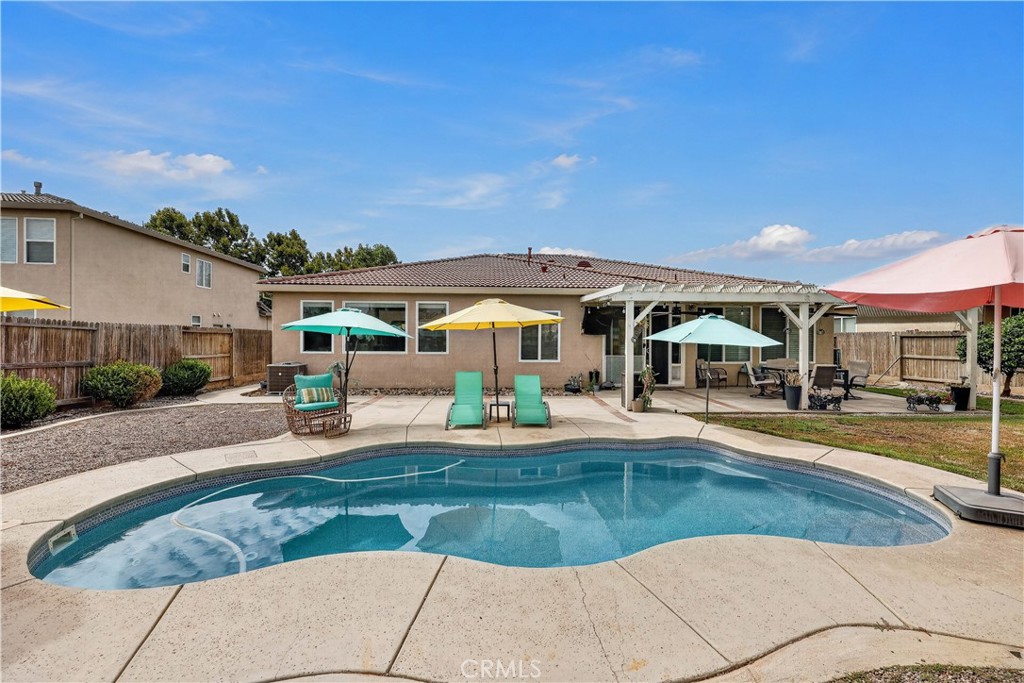 9020 Hunters Creek Way, Chowchilla, CA 93610