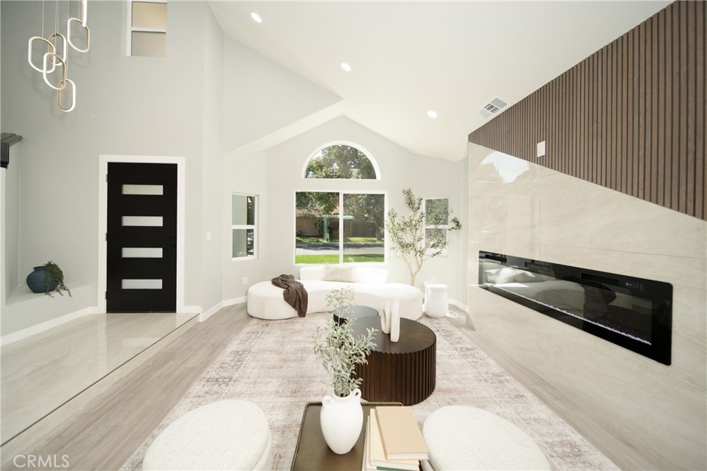 1724 Bergen Dr, Modesto, CA 95350
