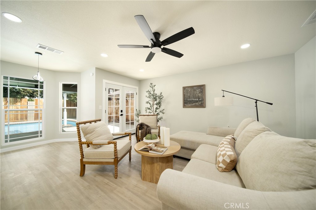 1724 Bergen Dr, Modesto, CA 95350