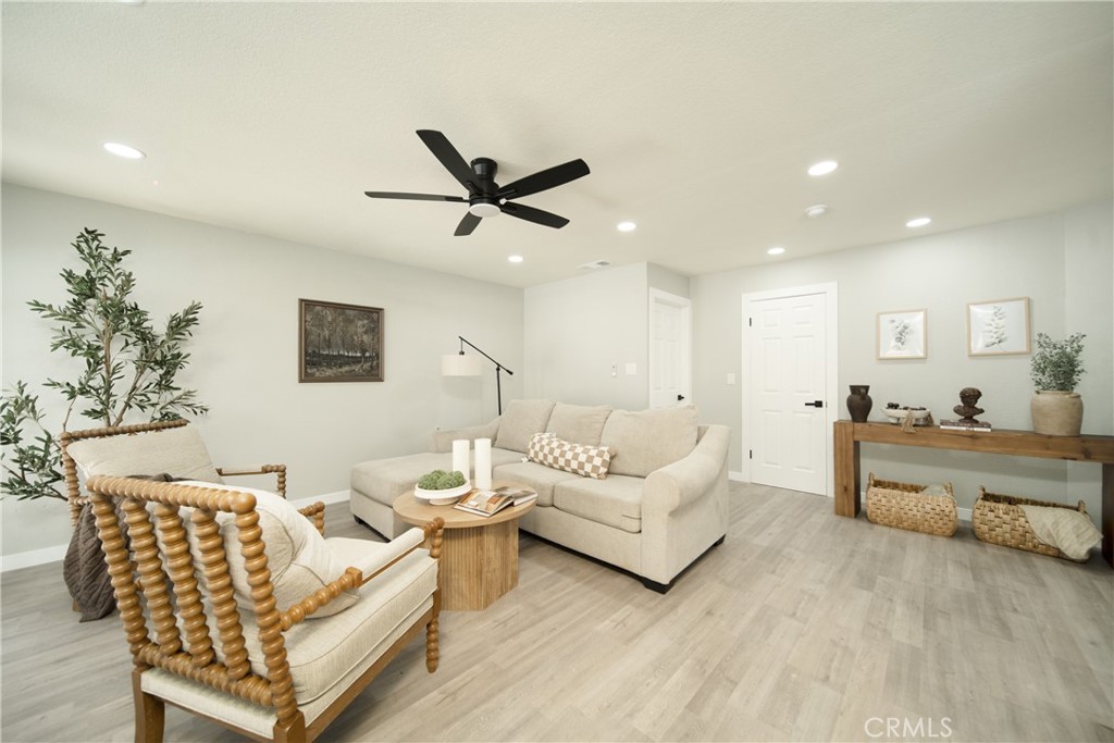 1724 Bergen Dr, Modesto, CA 95350