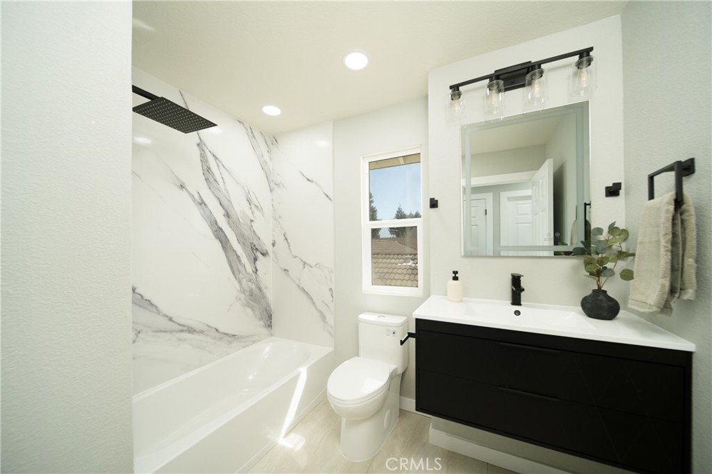 1724 Bergen Dr, Modesto, CA 95350