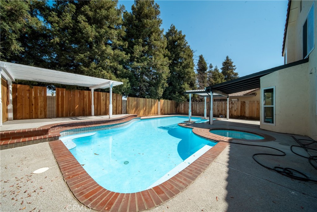 1724 Bergen Dr, Modesto, CA 95350