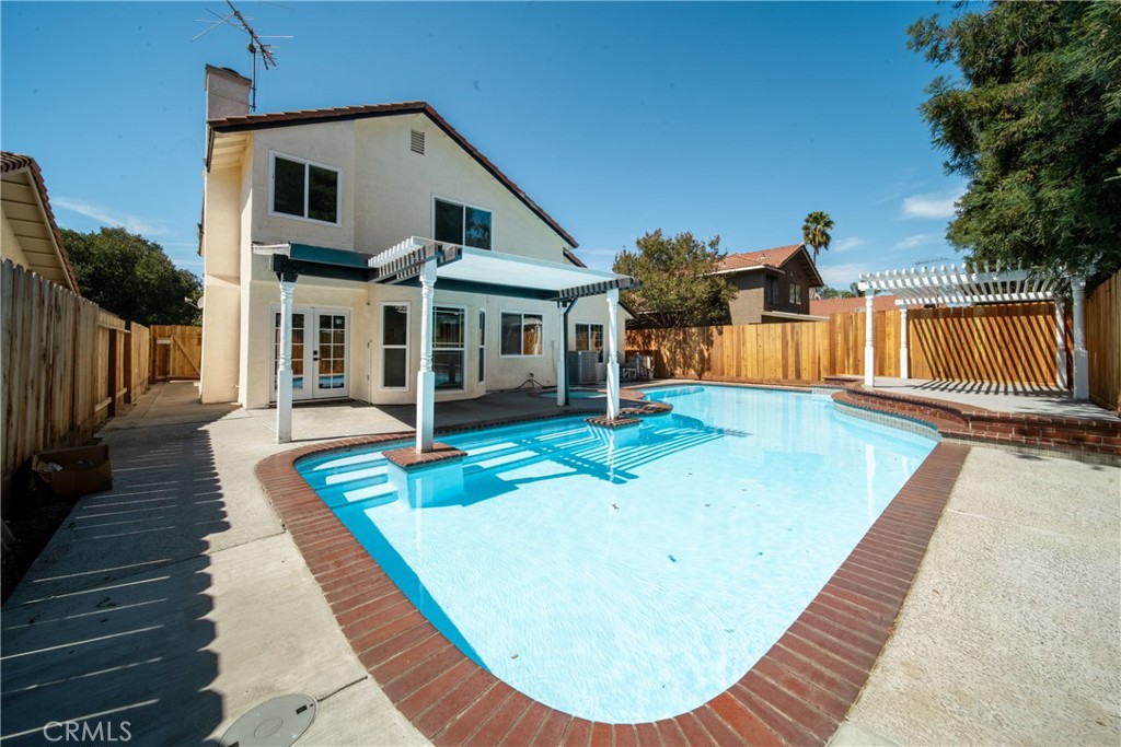 1724 Bergen Dr, Modesto, CA 95350